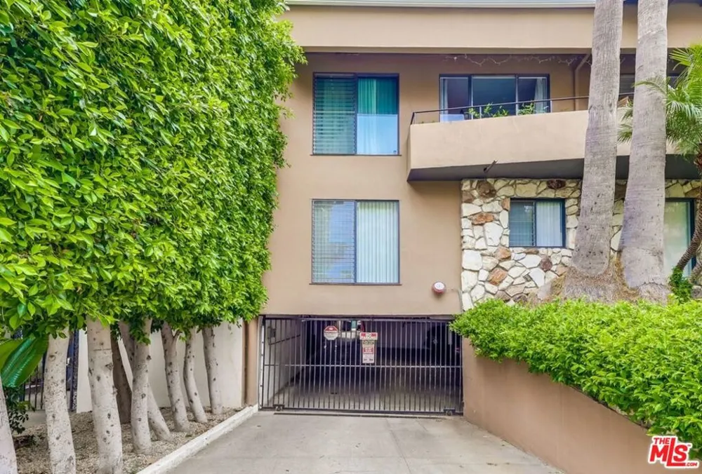 1275 Havenhurst Drive #4 West Hollywood, CA 90046