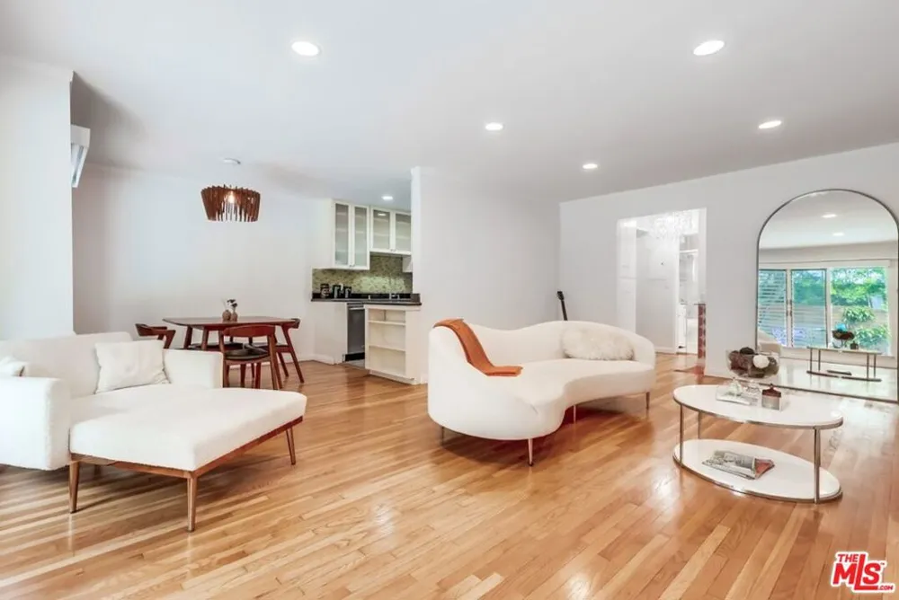 1275 Havenhurst Drive #4 West Hollywood, CA 90046