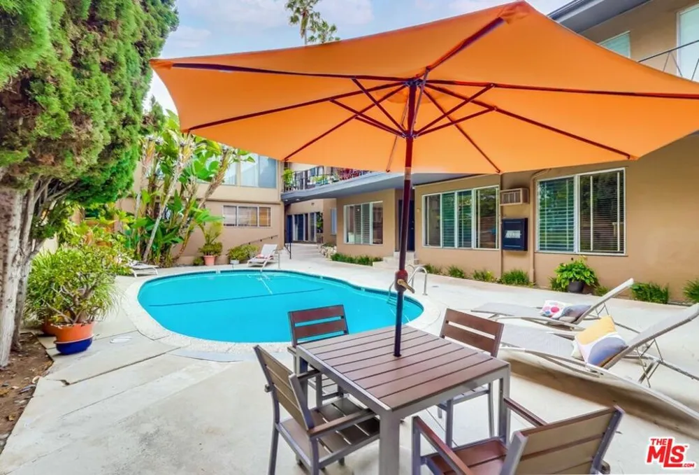1275 Havenhurst Drive #4 West Hollywood, CA 90046