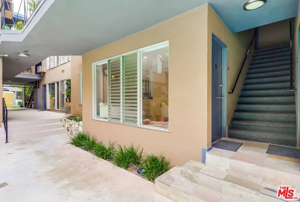 1275 Havenhurst Drive #4 West Hollywood, CA 90046