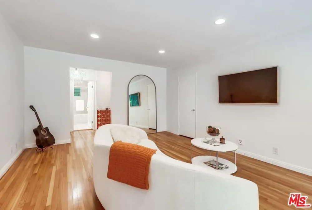 1275 Havenhurst Drive #4 West Hollywood, CA 90046