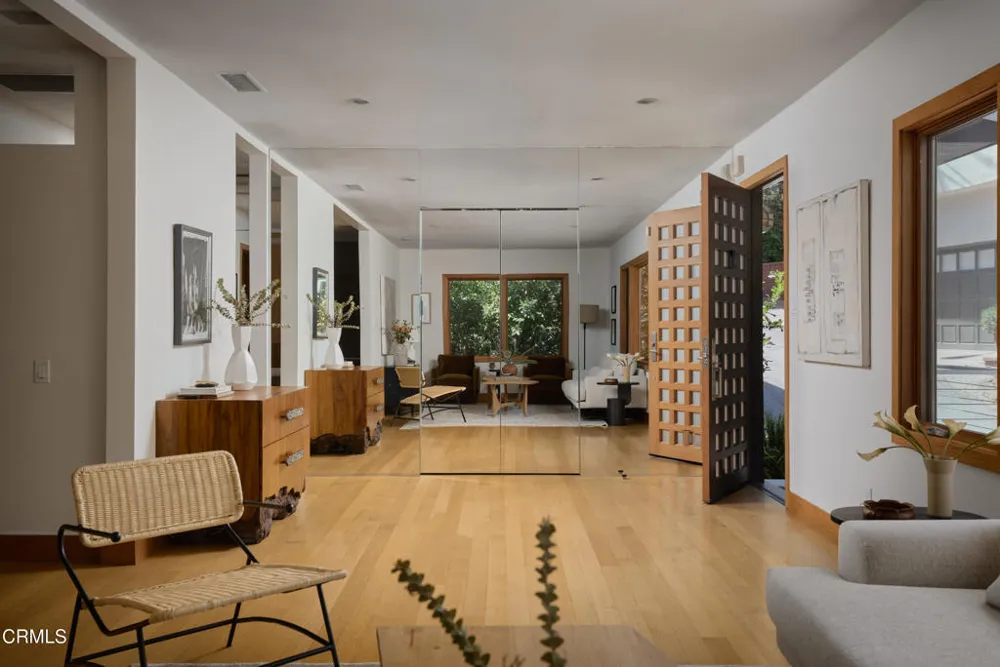 9616 Highland Gorge Drive Beverly Hills, CA 90210