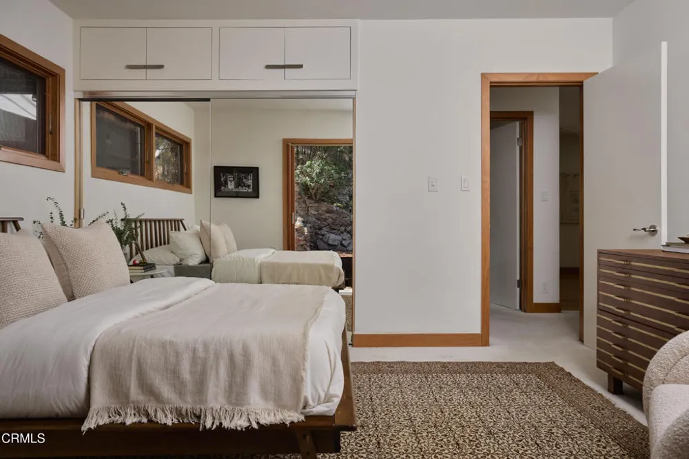 9616 Highland Gorge Drive Beverly Hills, CA 90210
