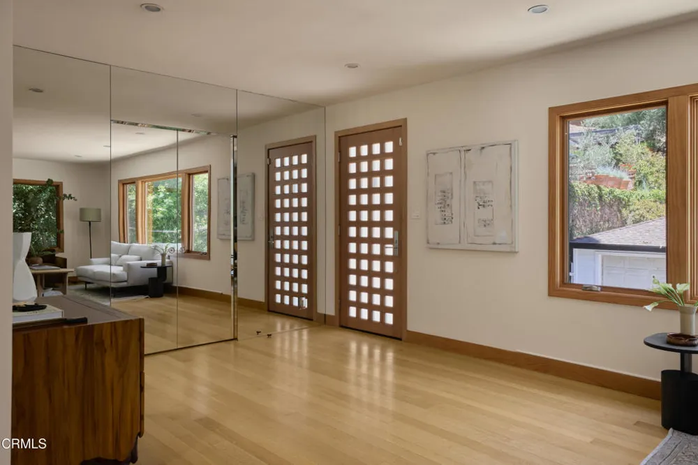 9616 Highland Gorge Drive Beverly Hills, CA 90210