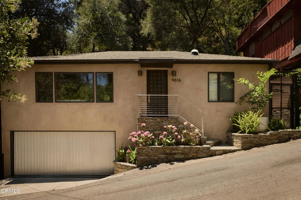 9616 Highland Gorge Drive Beverly Hills, CA 90210