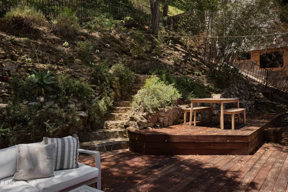 9616 Highland Gorge Drive Beverly Hills, CA 90210