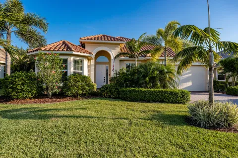 4247 DIAMOND SQUARE