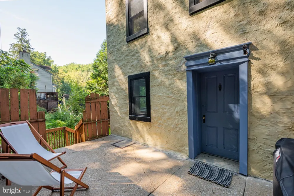 2 HARTMAN RUN Phoenixville, PA 19460