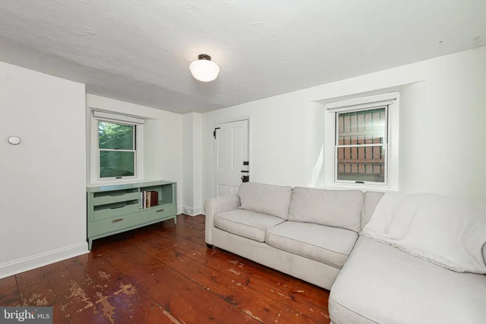 2 HARTMAN RUN Phoenixville, PA 19460