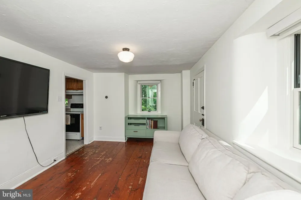 2 HARTMAN RUN Phoenixville, PA 19460