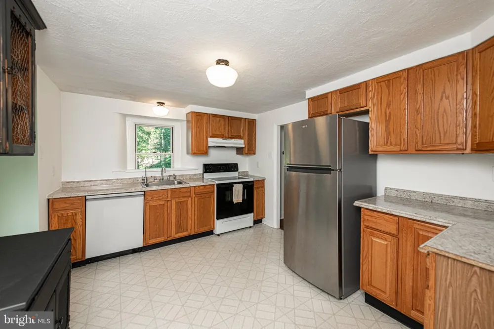 2 HARTMAN RUN Phoenixville, PA 19460