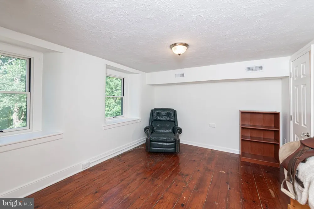 2 HARTMAN RUN Phoenixville, PA 19460