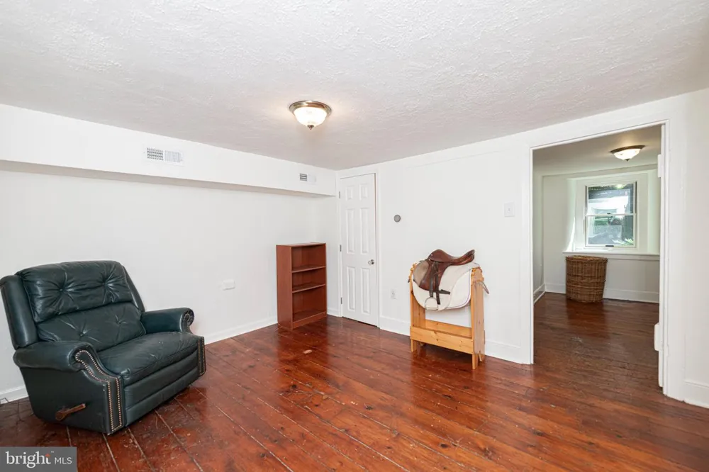 2 HARTMAN RUN Phoenixville, PA 19460