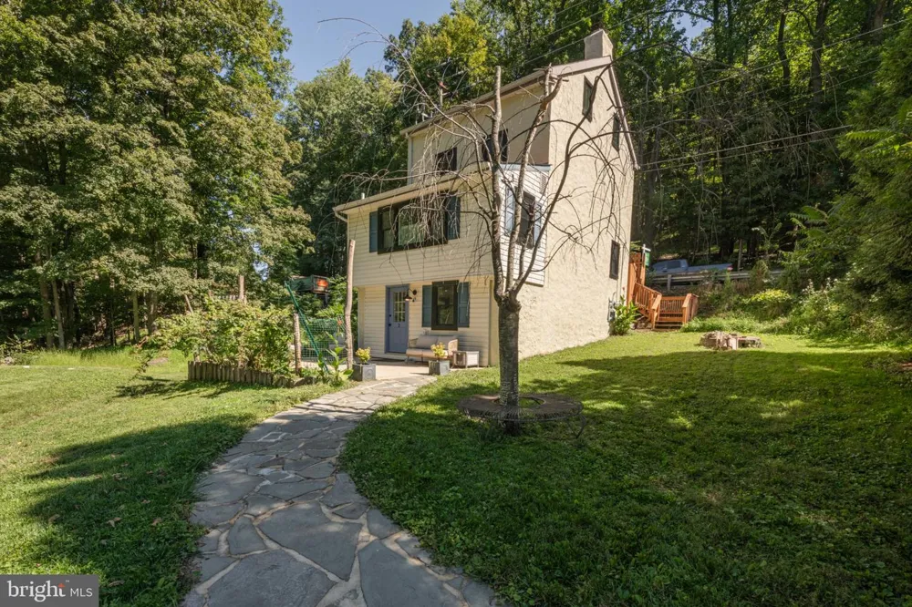 2 HARTMAN RUN Phoenixville, PA 19460