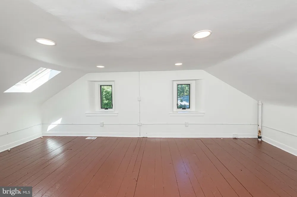 2 HARTMAN RUN Phoenixville, PA 19460