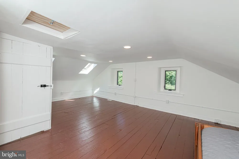 2 HARTMAN RUN Phoenixville, PA 19460