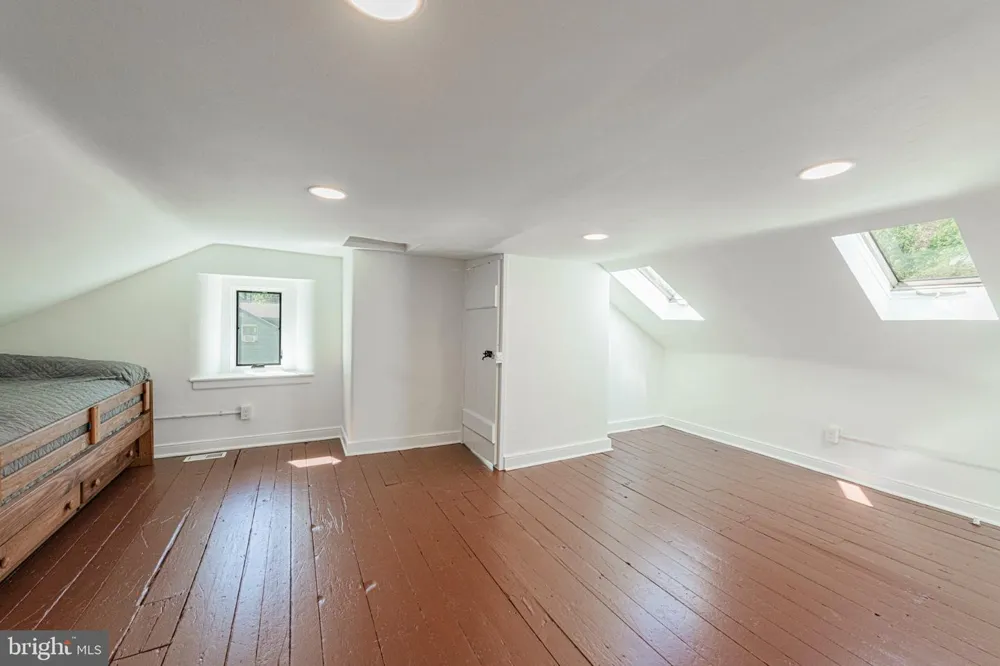 2 HARTMAN RUN Phoenixville, PA 19460