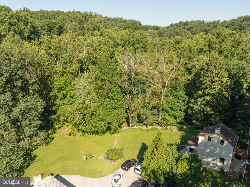 2 HARTMAN RUN Phoenixville, PA 19460
