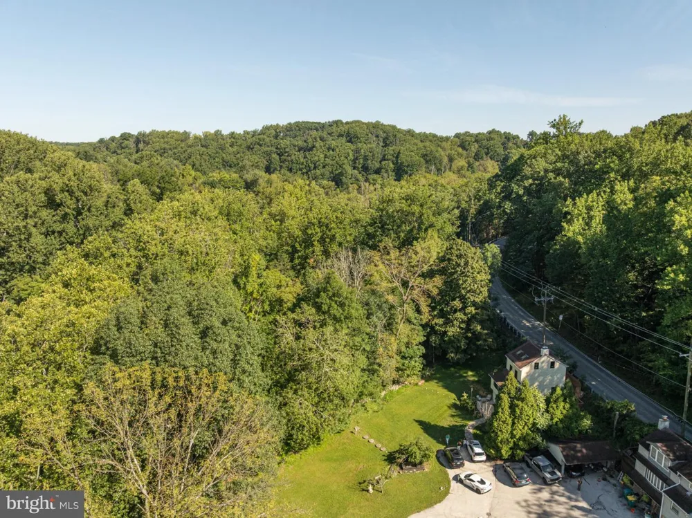 2 HARTMAN RUN Phoenixville, PA 19460
