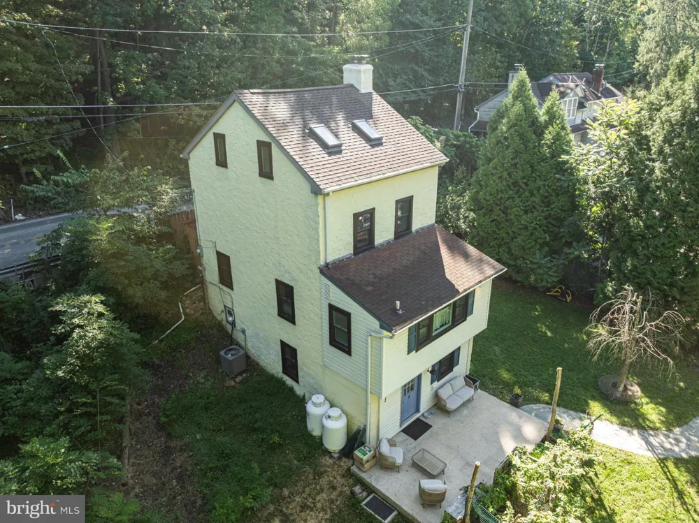 2 HARTMAN RUN Phoenixville, PA 19460