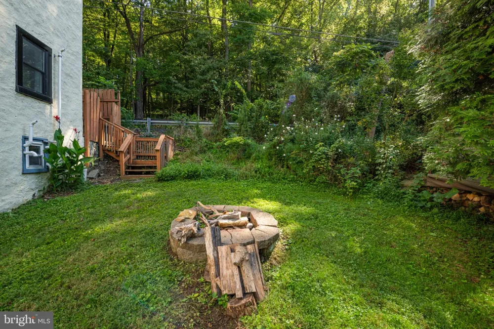 2 HARTMAN RUN Phoenixville, PA 19460