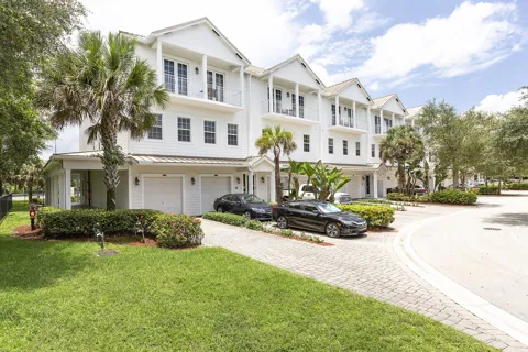 6807 LAKESIDE CIRCLE #102-1