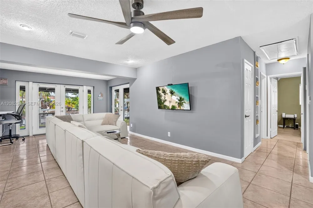 2100 SW 23rd Ter Fort Lauderdale, FL 33312