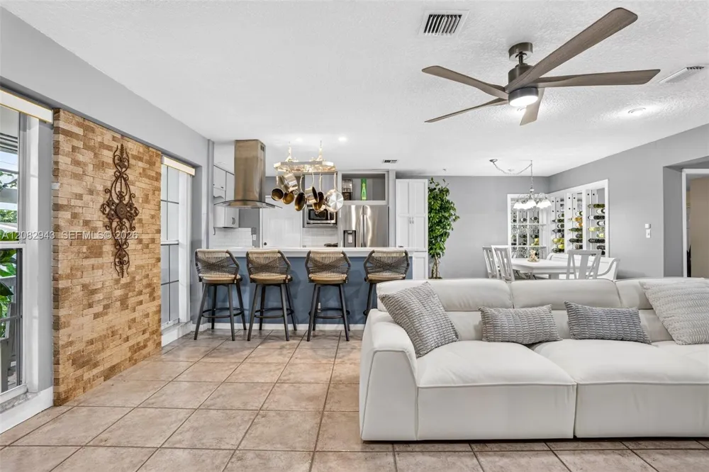 2100 SW 23rd Ter Fort Lauderdale, FL 33312