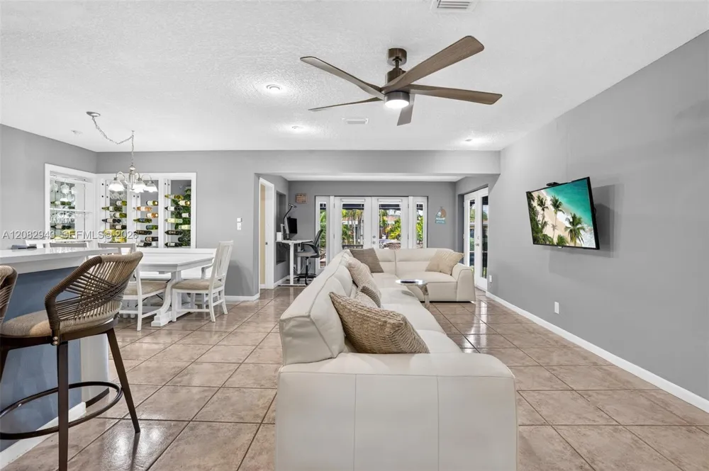 2100 SW 23rd Ter Fort Lauderdale, FL 33312