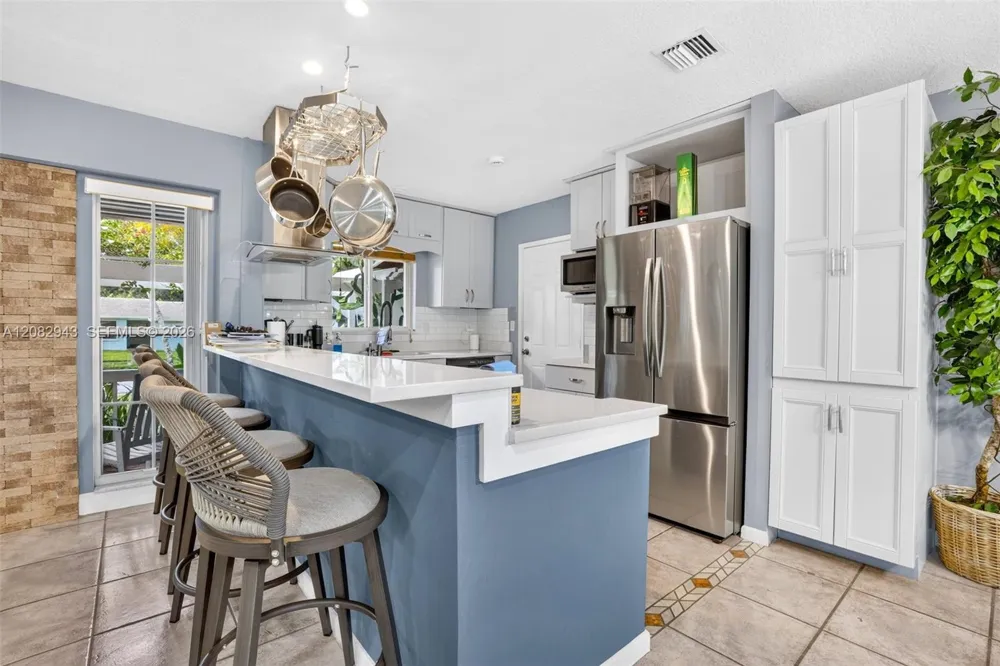 2100 SW 23rd Ter Fort Lauderdale, FL 33312