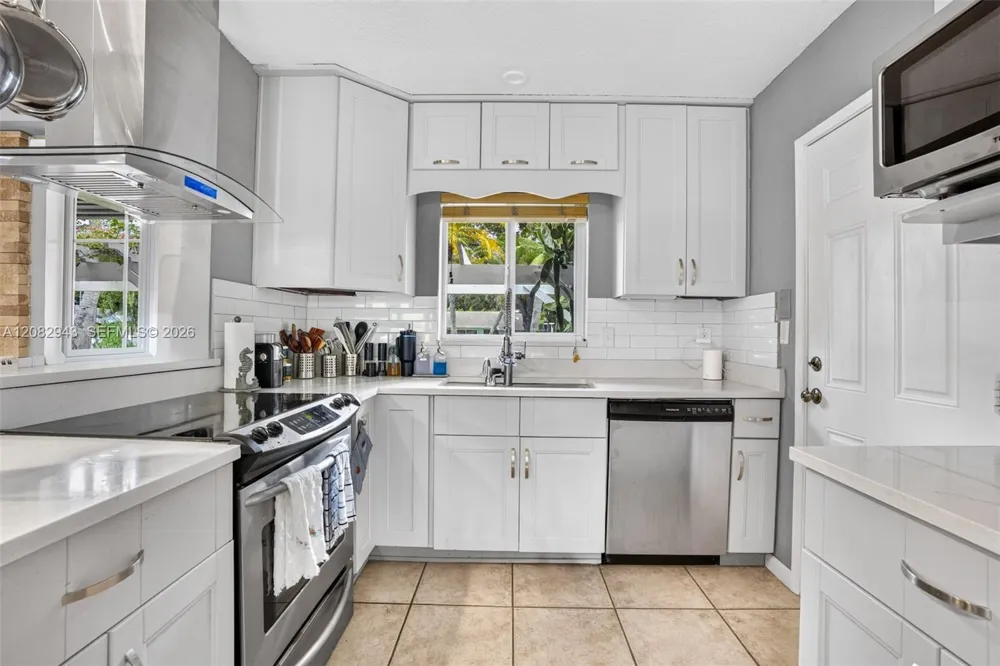 2100 SW 23rd Ter Fort Lauderdale, FL 33312