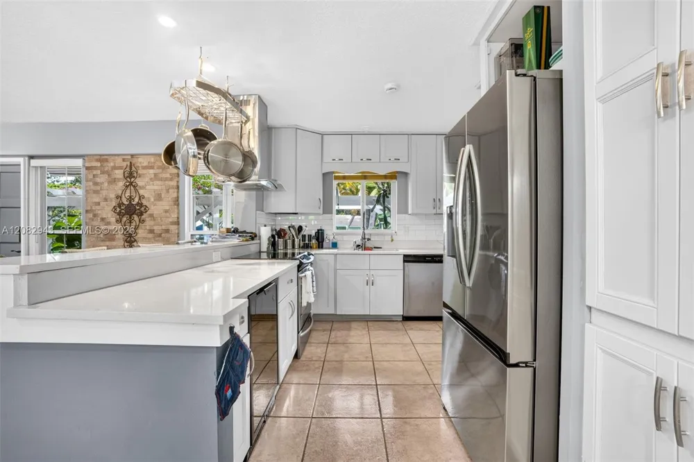 2100 SW 23rd Ter Fort Lauderdale, FL 33312