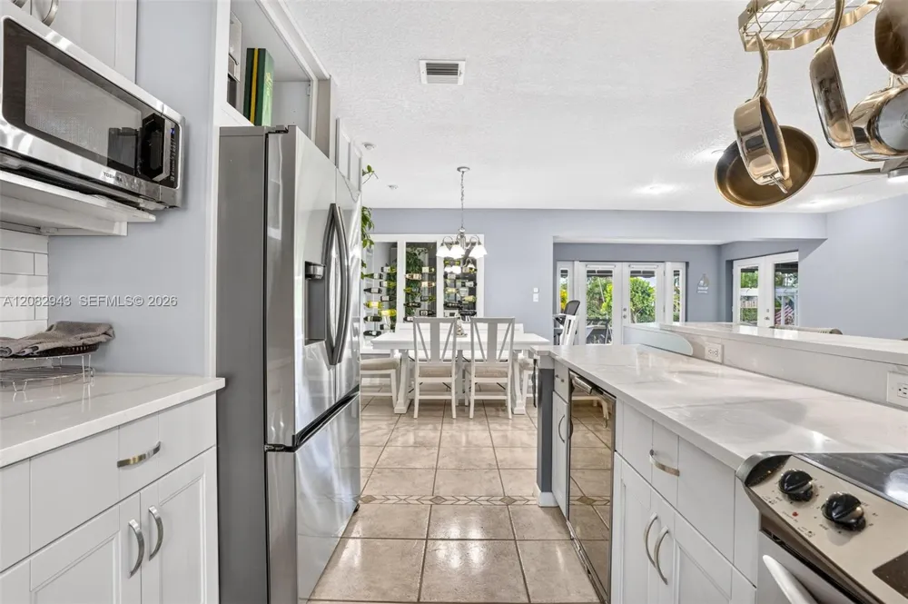 2100 SW 23rd Ter Fort Lauderdale, FL 33312