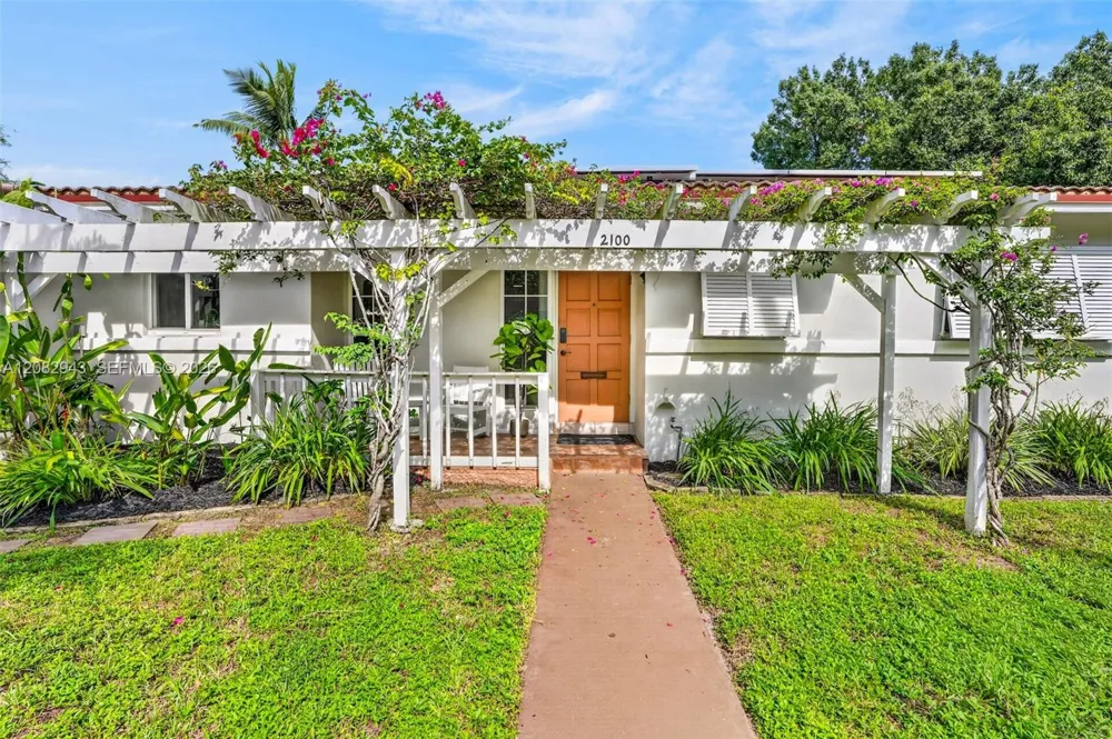 2100 SW 23rd Ter Fort Lauderdale, FL 33312