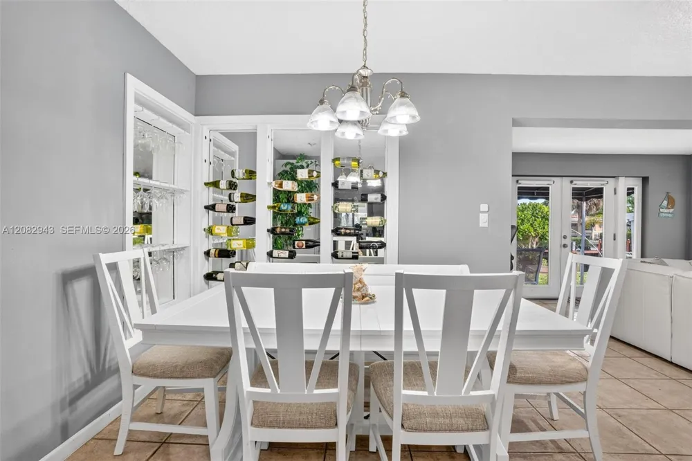 2100 SW 23rd Ter Fort Lauderdale, FL 33312