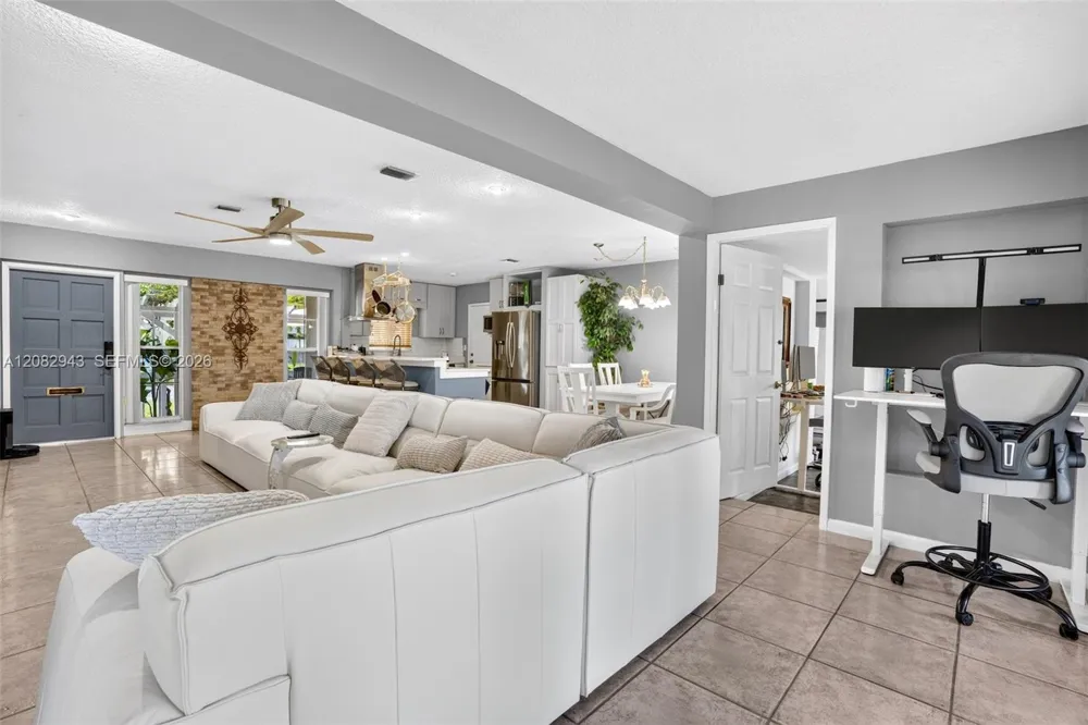 2100 SW 23rd Ter Fort Lauderdale, FL 33312