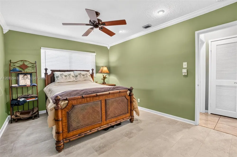 2100 SW 23rd Ter Fort Lauderdale, FL 33312