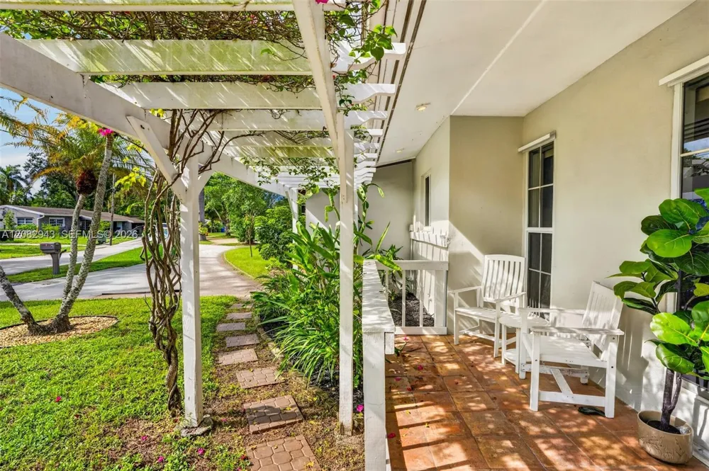 2100 SW 23rd Ter Fort Lauderdale, FL 33312