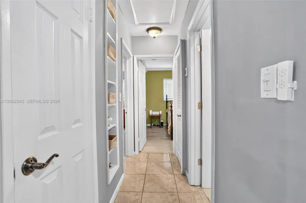 2100 SW 23rd Ter Fort Lauderdale, FL 33312