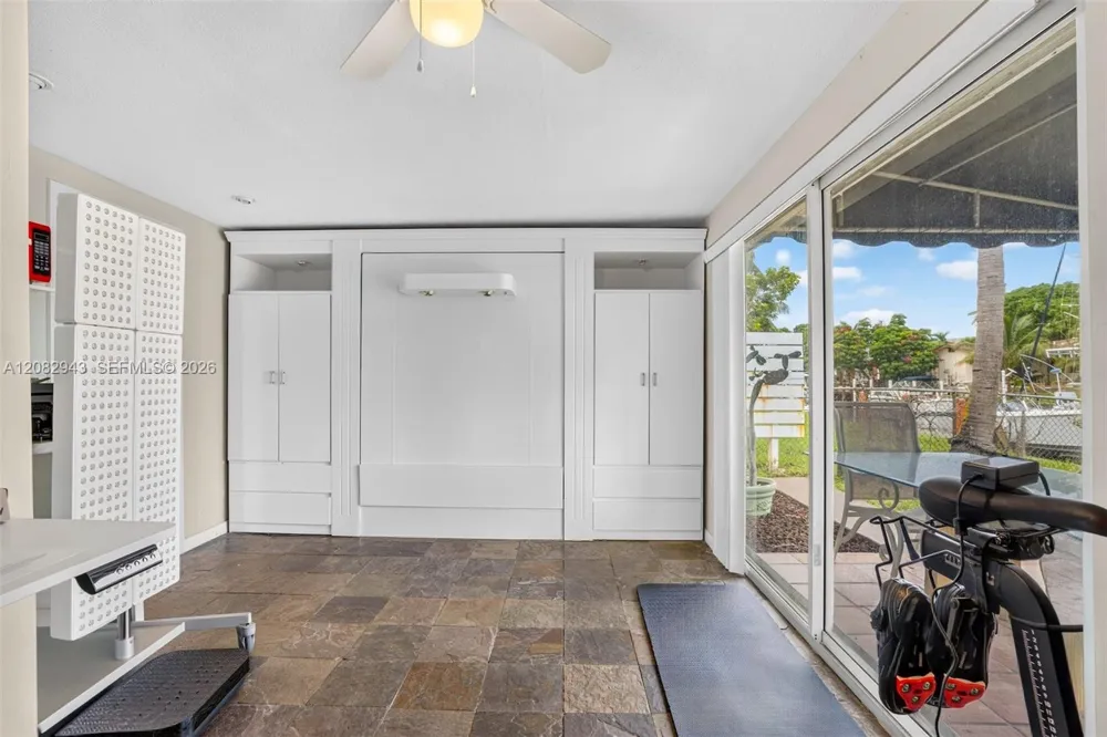 2100 SW 23rd Ter Fort Lauderdale, FL 33312