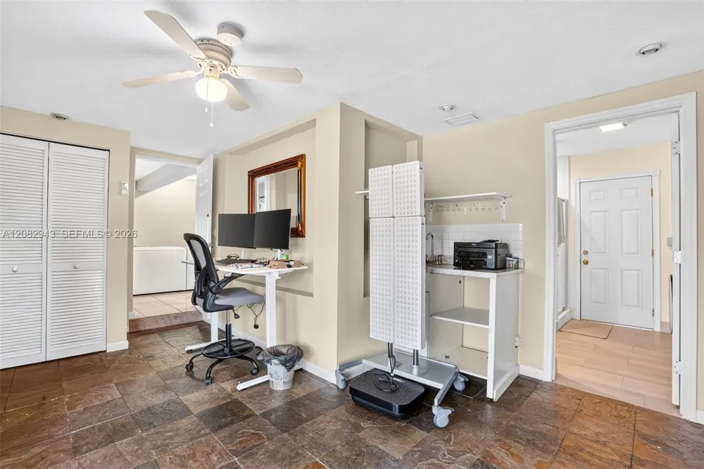 2100 SW 23rd Ter Fort Lauderdale, FL 33312