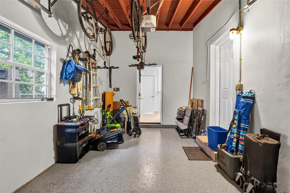 2100 SW 23rd Ter Fort Lauderdale, FL 33312