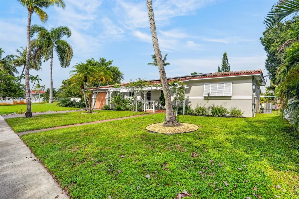2100 SW 23rd Ter Fort Lauderdale, FL 33312