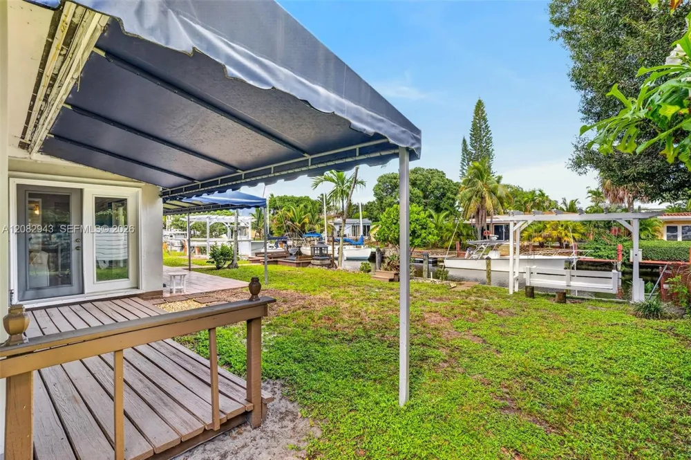 2100 SW 23rd Ter Fort Lauderdale, FL 33312