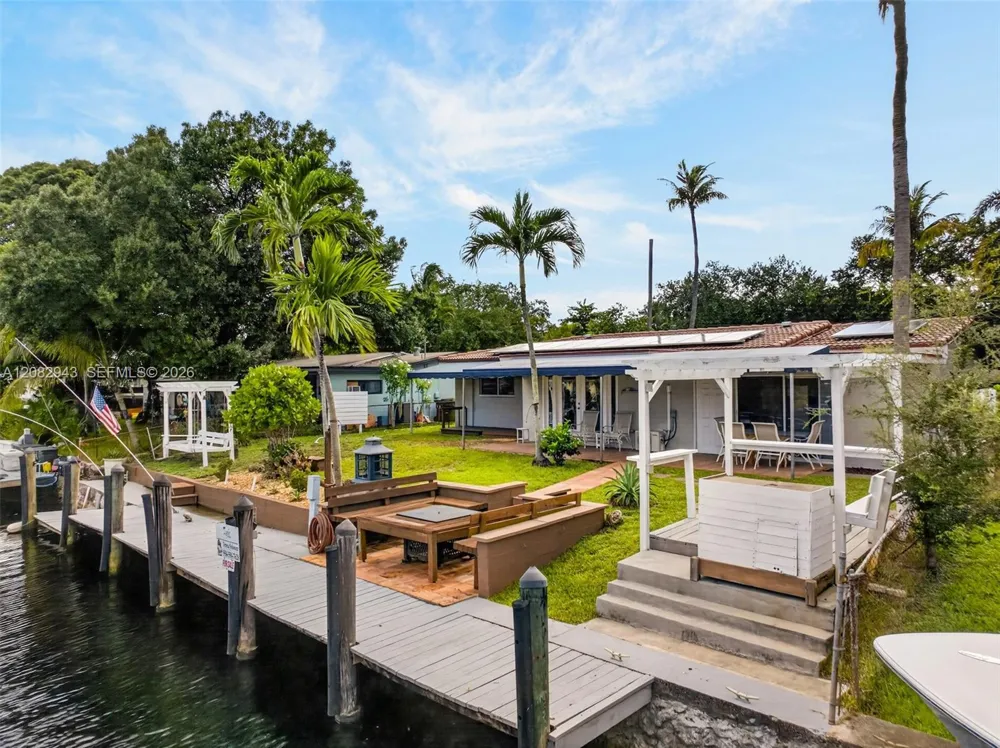 2100 SW 23rd Ter Fort Lauderdale, FL 33312
