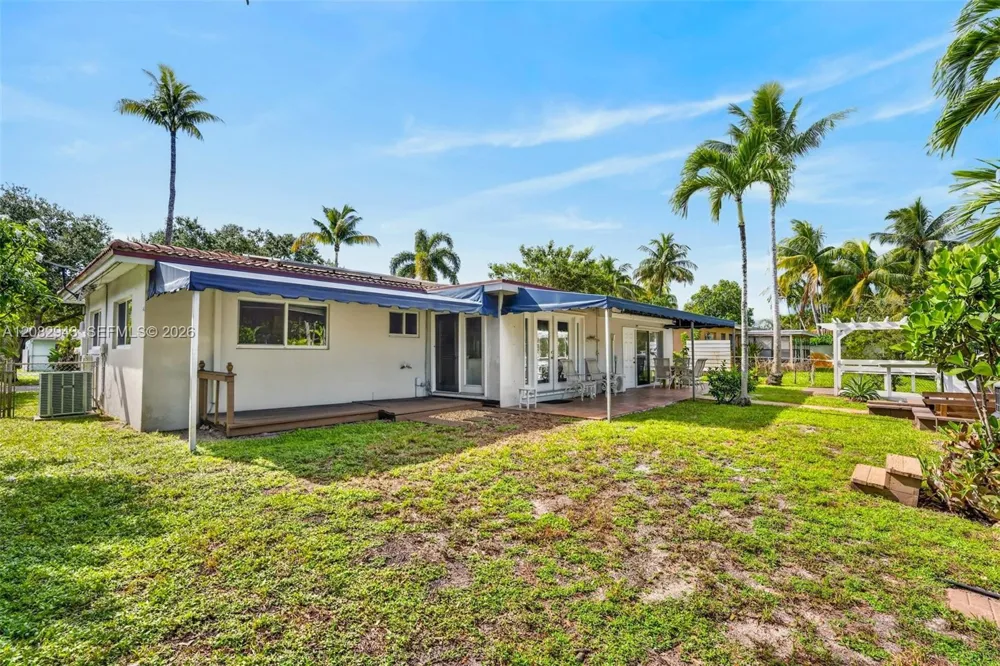 2100 SW 23rd Ter Fort Lauderdale, FL 33312
