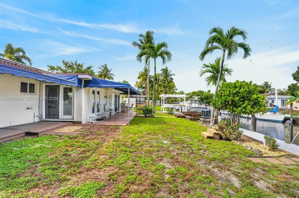 2100 SW 23rd Ter Fort Lauderdale, FL 33312
