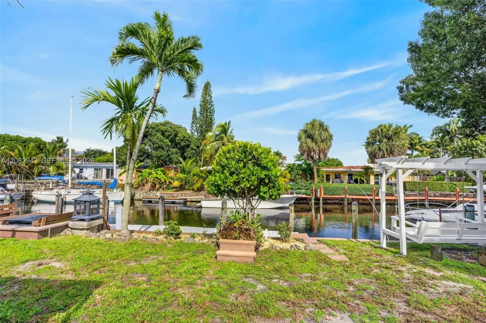 2100 SW 23rd Ter Fort Lauderdale, FL 33312
