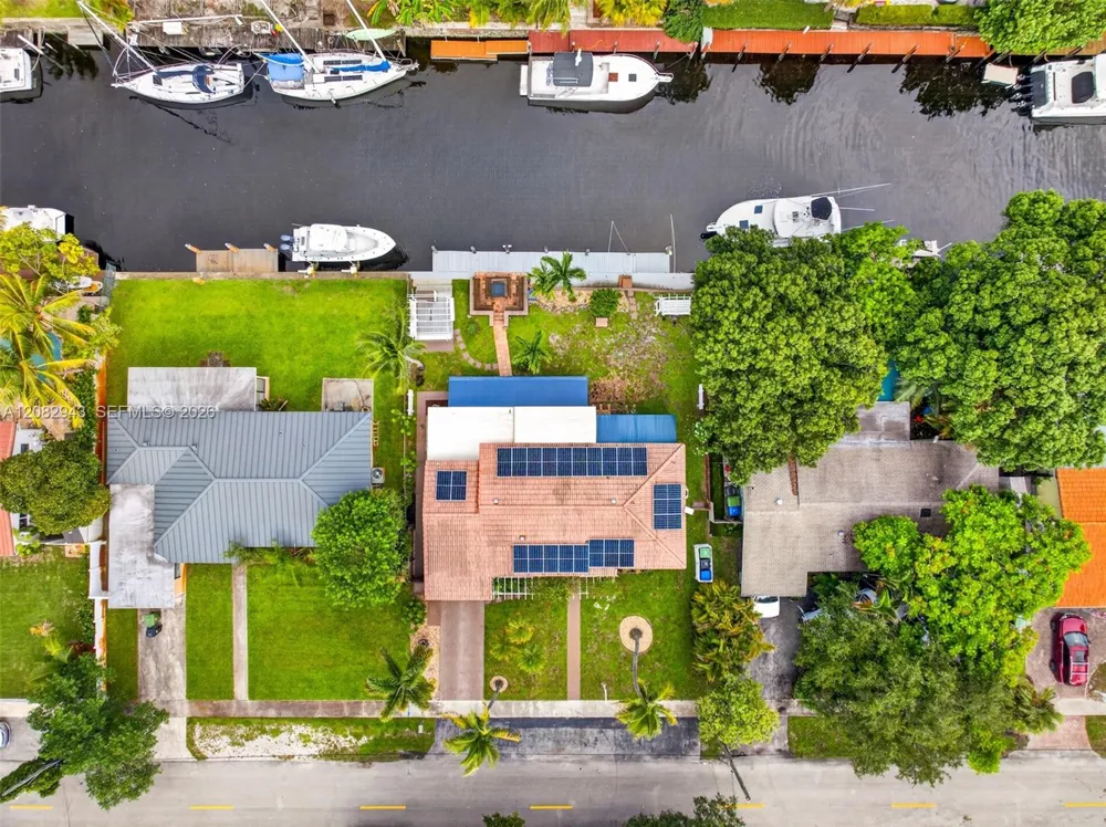 2100 SW 23rd Ter Fort Lauderdale, FL 33312