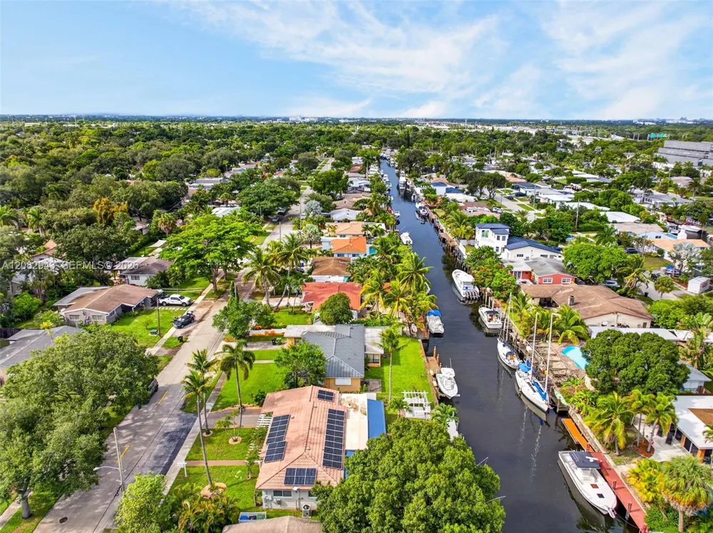 2100 SW 23rd Ter Fort Lauderdale, FL 33312